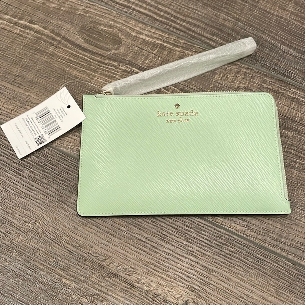Brand new! Kate spade Staci Beach Glass Medium L Zip Wristlet